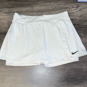 Nike Women's White Sports Skorts